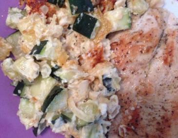 Zucchini-Schafskäsegemüse Zucchini-Schafskäsegemüse