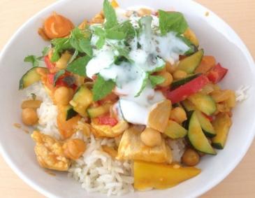Indisches Curryhuhn mit Kichererbsen Indisches Curryhuhn mit Kichererbsen