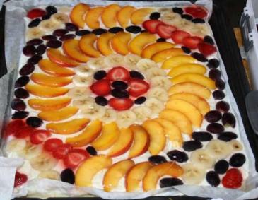 Obstkuchen mit Topfen-Joghurt-Creme Obstkuchen mit Topfen-Joghurt-Creme