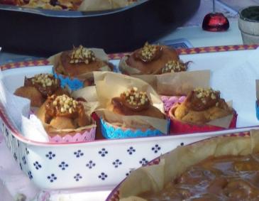 Pfirsich-Karamel-Kuchen im Glas Pfirsich-Karamel-Kuchen im Glas