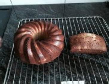 Gugelhupf mit Ananas Gugelhupf mit Ananas