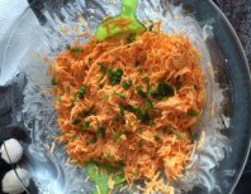 Karottensalat mit Ingwer Karottensalat mit Ingwer