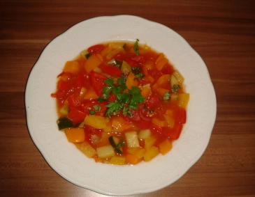 Bunte Sommergemüse-Suppe Bunte Sommergemüse-Suppe