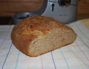 Roggen-Buttermilch-Nuss-Brot Roggen-Buttermilch-Nuss-Brot