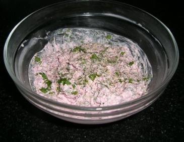 Rote Rüben-Aufstrich mit Meerrettich Rote Rüben-Aufstrich mit Meerrettich