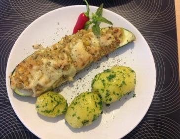 Gefüllte Zucchini Gefüllte Zucchini