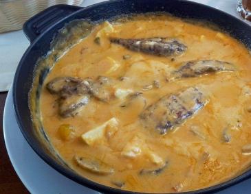 Exotische Fischsuppe mit Zitrone und Kardamom Exotische Fischsuppe mit Zitrone und Kardamom