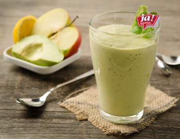 Buttermilch-Avocado-Apfel Smoothie Buttermilch-Avocado-Apfel Smoothie