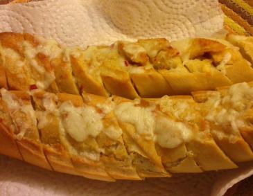 Zitroniges Parmesan-Butter-Baguette Zitroniges Parmesan-Butter-Baguette