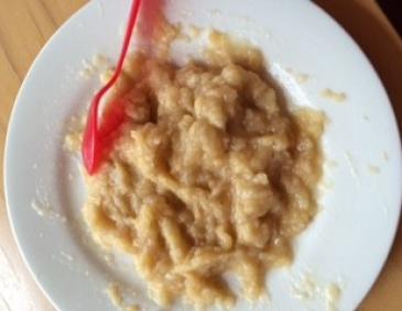 Babybrei: Hirse mit Apfel und Banane Babybrei: Hirse mit Apfel und Banane