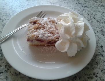 Zwetschkenkuchen mit Schlagobers Zwetschkenkuchen mit Schlagobers