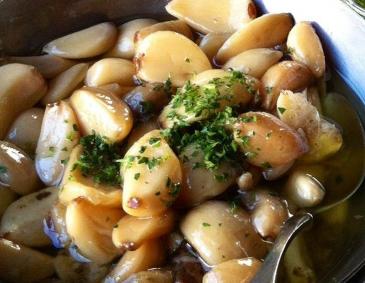 Knoblauch in Öl eingelegt Knoblauch in Öl eingelegt