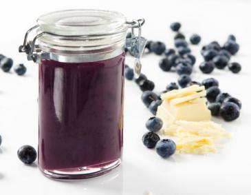 Heidelbeermarmelade mit weißer Schokolade Heidelbeermarmelade mit weißer Schokolade
