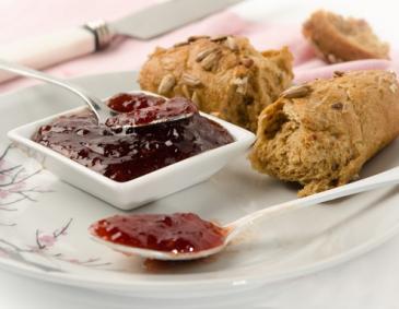 Selbstgemachte Kirschenmarmelade Selbstgemachte Kirschenmarmelade