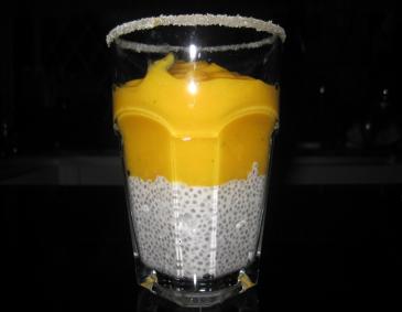Mango-Kokos-Dessert mit Chia-Samen Mango-Kokos-Dessert mit Chia-Samen