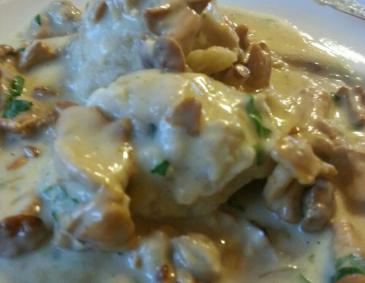 Cremige Eierschwammerlsauce Cremige Eierschwammerlsauce