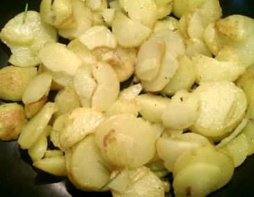 Bratkartoffel mit Rosmarin und Meersalz Bratkartoffel mit Rosmarin und Meersalz