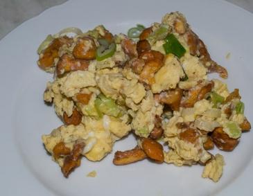 Eierschwammerl mit Ei Eierschwammerl mit Ei