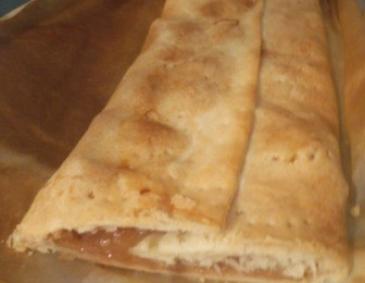 Apfelstrudel aus Mürbteig Apfelstrudel aus Mürbteig
