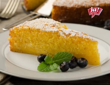 Holunder-Haferdrink-Grießkuchen Holunder-Haferdrink-Grießkuchen