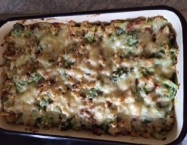 Brokkoli-Nudel-Auflauf mit Schinken Brokkoli-Nudel-Auflauf mit Schinken