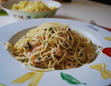 Kräuternudeln mit Crevetten Kräuternudeln mit Crevetten