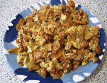 Eierschwammerl mit Speck und Ei Eierschwammerl mit Speck und Ei
