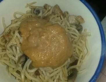 Asia-Pfanne mir Erdnusssauce Asia-Pfanne mir Erdnusssauce