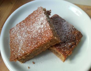 Herbstlicher Apfel-Nuss-Kuchen mit Zimt Herbstlicher Apfel-Nuss-Kuchen mit Zimt