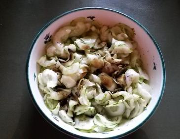 Gurkensalat nach steirischer Art Gurkensalat nach steirischer Art