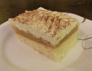 Flaumige Apfel-Obers-Schnitten Flaumige Apfel-Obers-Schnitten