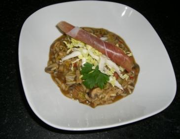 Reispfanne mit Pilzen, Speck und Chinakohl Reispfanne mit Pilzen, Speck und Chinakohl