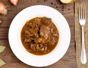 Wintergrillen - Hirschragout aus dem Dutch-Oven Wintergrillen - Hirschragout aus dem Dutch-Oven