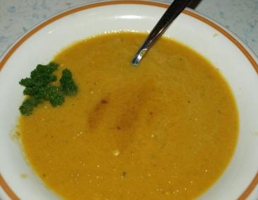 Karotten-Orangen-Ingwer-Suppe Karotten-Orangen-Ingwer-Suppe