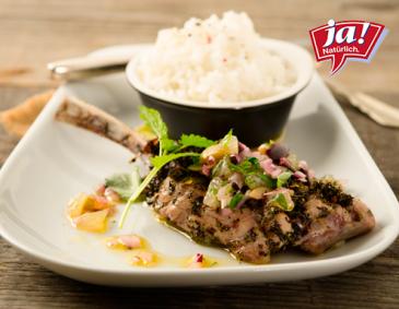 Lammkotelett mit Naturreis und Zitronen-Oliven-Salsa Lammkotelett mit Naturreis und Zitronen-Oliven-Salsa