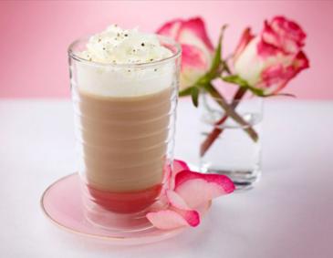 Rose Caffè Latte mit Vanille Rose Caffè Latte mit Vanille