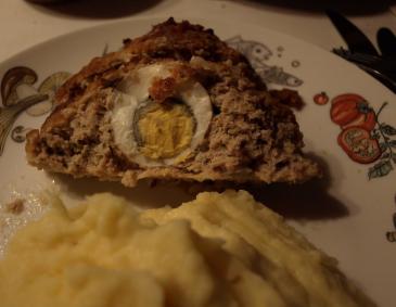 Faschierter Braten mit harten Eiern Faschierter Braten mit harten Eiern