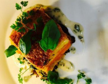 Winterlasagne mit Kürbis, Sellerie und Karotten Winterlasagne mit Kürbis, Sellerie und Karotten