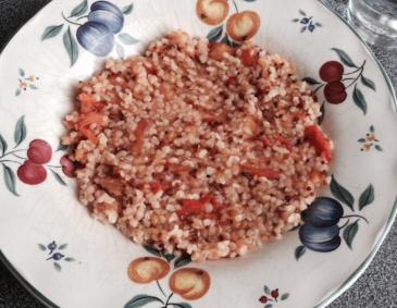 Bulgur-Quinoa mit Tomaten Bulgur-Quinoa mit Tomaten