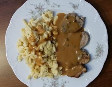 Schweinsmedaillons in Grüner-Pfeffersauce Schweinsmedaillons in Grüner-Pfeffersauce