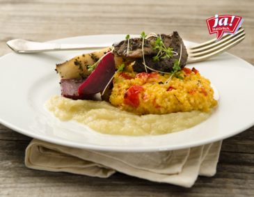 Kräuterseitlinge mit Zwiebelpüree, Roten Rüben und Hirselaibchen Kräuterseitlinge mit Zwiebelpüree, Roten Rüben und Hirselaibchen