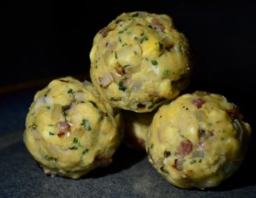 Tiroler Speckknödel Tiroler Speckknödel