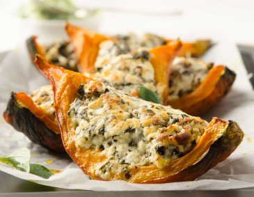 Griechischer Hokkaido mit Tzatziki Griechischer Hokkaido mit Tzatziki