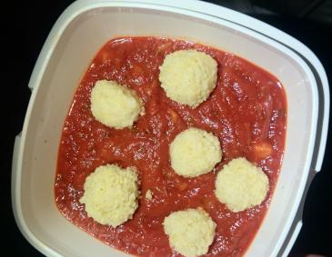 Hirsebällchen in Tomatensauce Hirsebällchen in Tomatensauce
