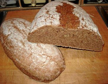 Roggen-Sauerteig-Brot Roggen-Sauerteig-Brot