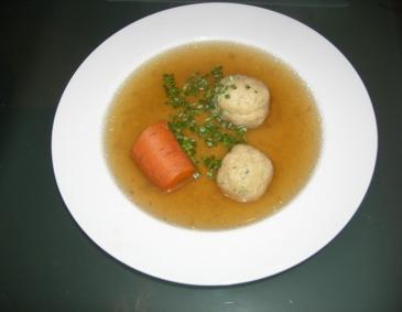 Bröselknöderlsuppe Bröselknöderlsuppe