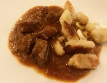 Gulasch nach ungarischer Art Gulasch nach ungarischer Art