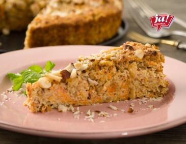 Karotten-Apfel-Kuchen mit Paranüssen Karotten-Apfel-Kuchen mit Paranüssen