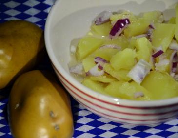 Nasser Erdäpfelsalat Nasser Erdäpfelsalat
