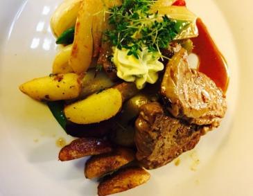 Saure Nierchen mit Bratkartoffeln Saure Nierchen mit Bratkartoffeln